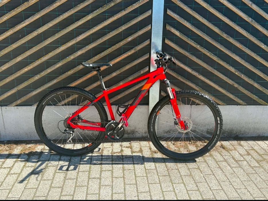 Vând bicicleta cube pe 27.5