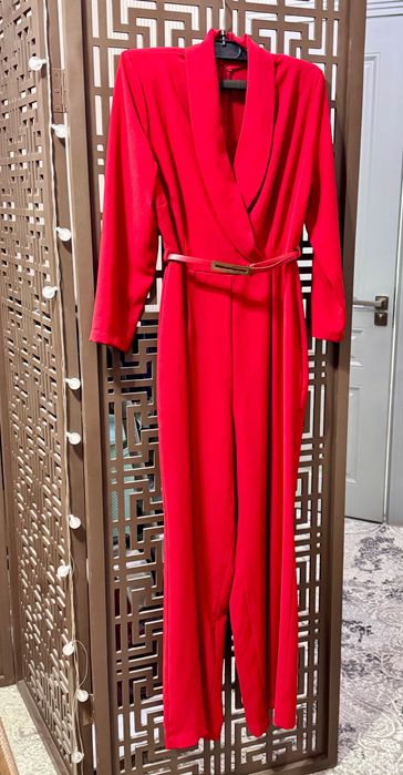 Продам вечерний комбенизон, 38 размера. Турция