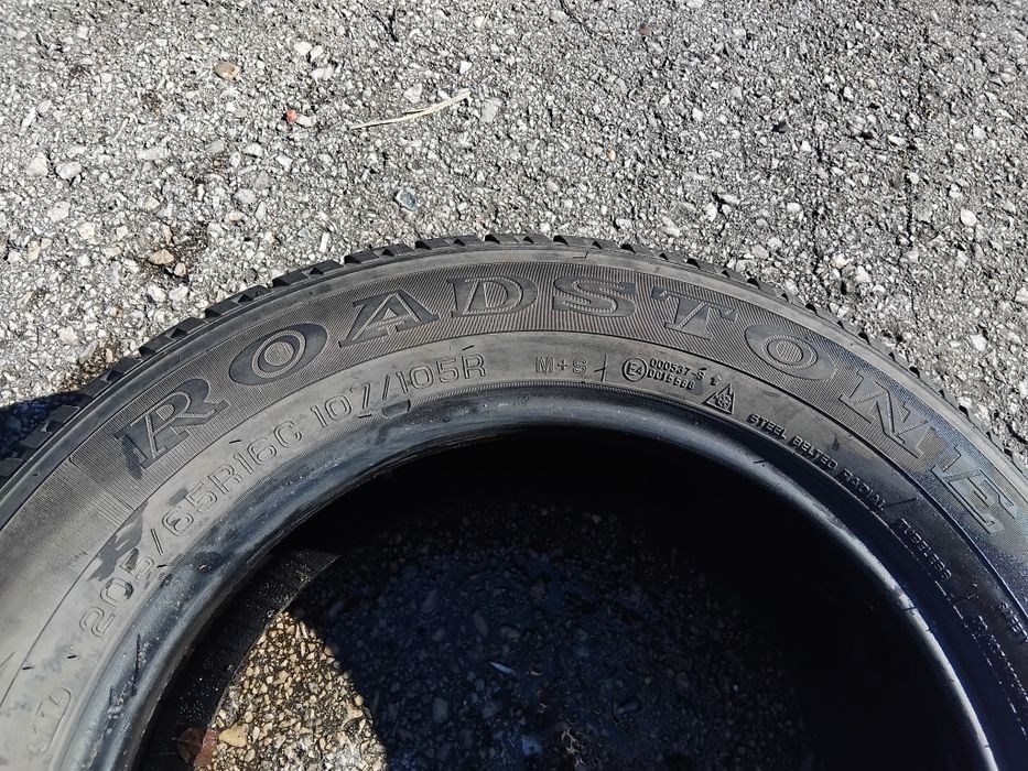 Гуми 205 65 16 C Ц Roadstone от Мишелин. Налични са 2 броя - нов внос.