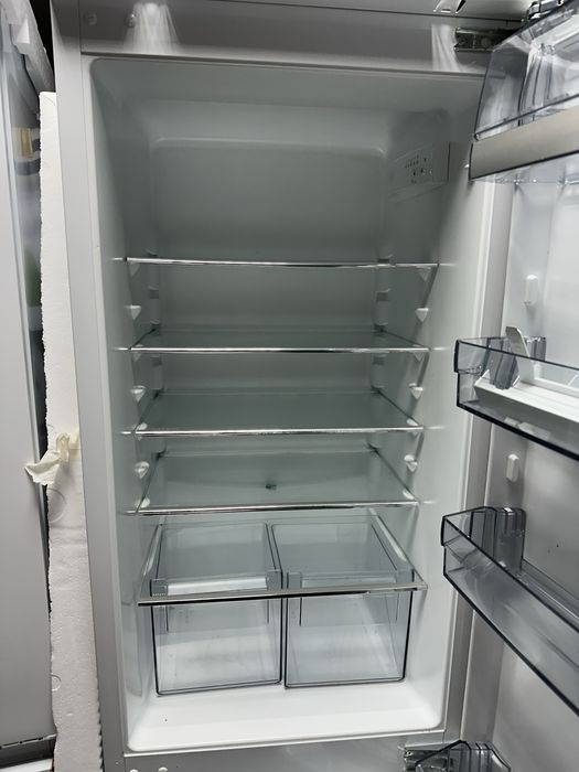 Frigider incorporabil AEG