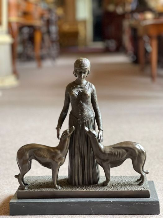 Statuetă Bronz ArtDeco *** vintage / antic / vechi / retro ***