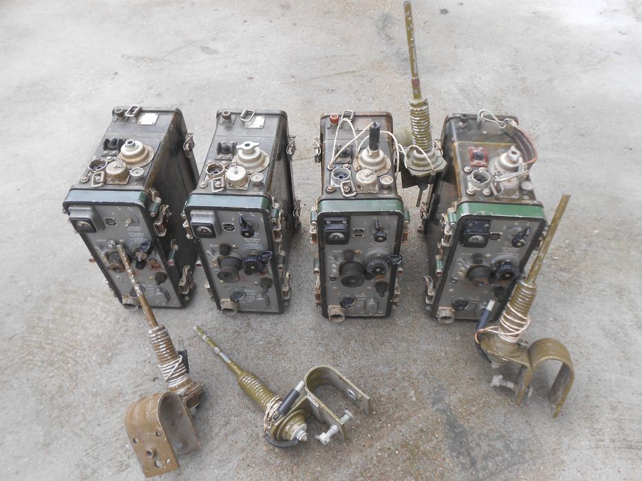 Радиостанция Р-105 М + Антена / СССР - военна - армейска - военен / гр ...