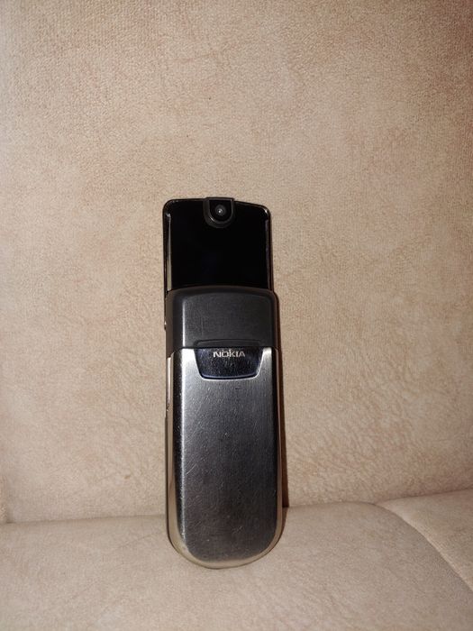 Продаеться телефон Nokia 8800