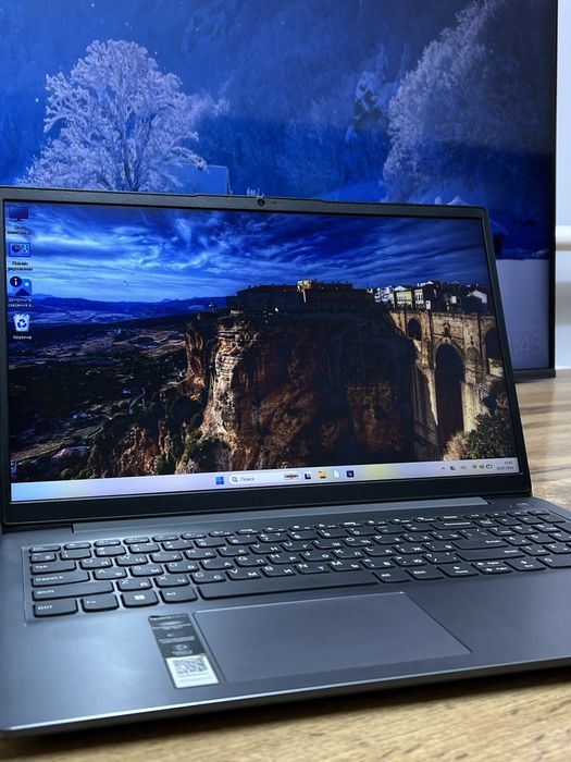 Ноутбук Lenovo Core i3-12
