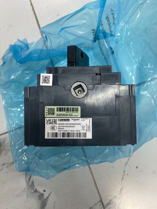 Выключатели разьединители (рубильник) производство Schneider Electric