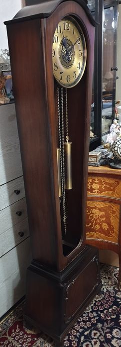 Немски паркетен часовник  " Urgos "