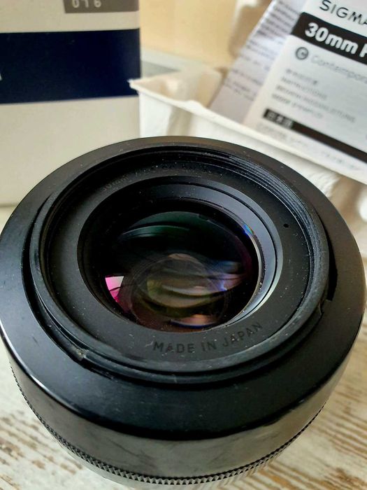 Oбектив Sigma 30mm f/1.4 DC DN Contemporary за Sony E-mount