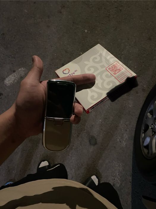 Nokia       8800