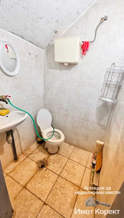 Имот Корект ДАВА ПОД НАЕМ Търговско помещение, идеален център