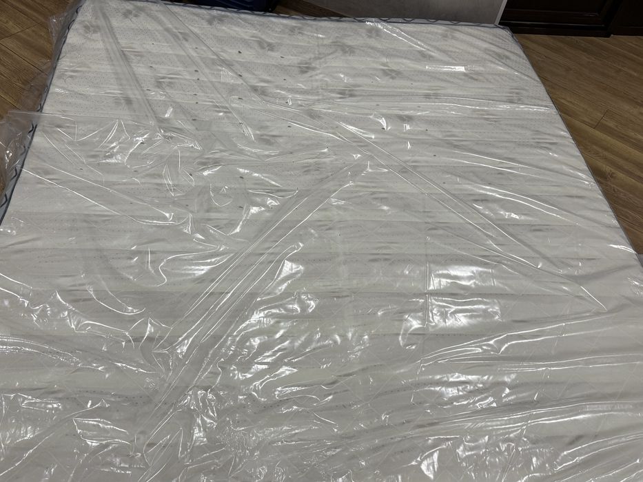 Продам пружинный матрас