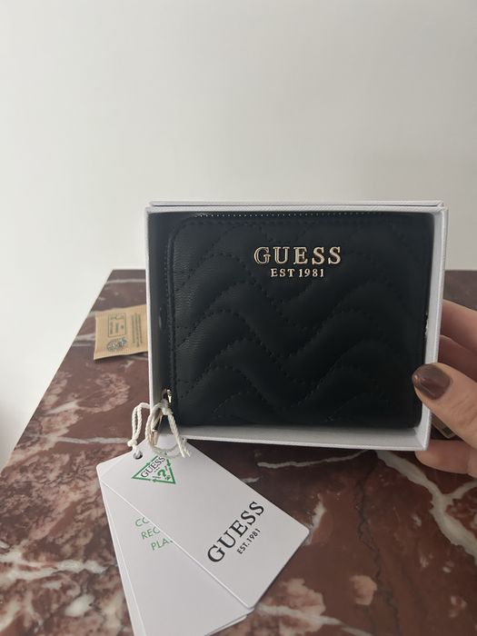 Ново  портмоне Guess