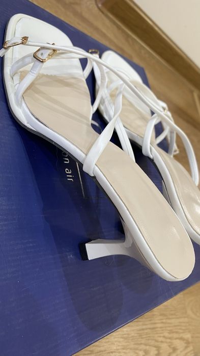 Белые босоножки, 38 размера