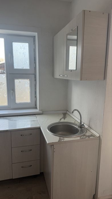 Продам кух гарнитур в хорошем  состояни.