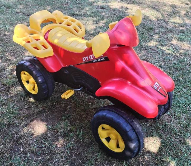 Детско АТВ четириколка с верига и педали като колело