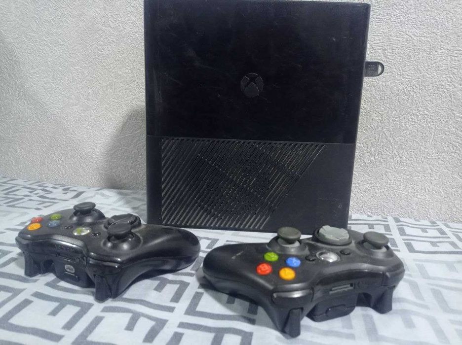 Продаю Xbox360 в отличном состоянии