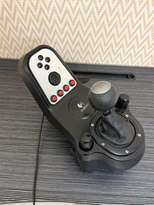 Руль logitech.