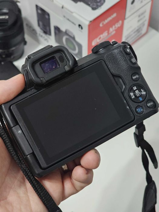 Pachet complet Canon M50 + 2 obiective + adaptor + accesorii
