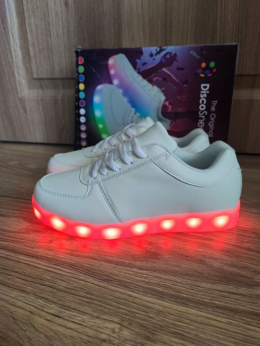 Детски светещи зареждащи се маратонки  36 номер