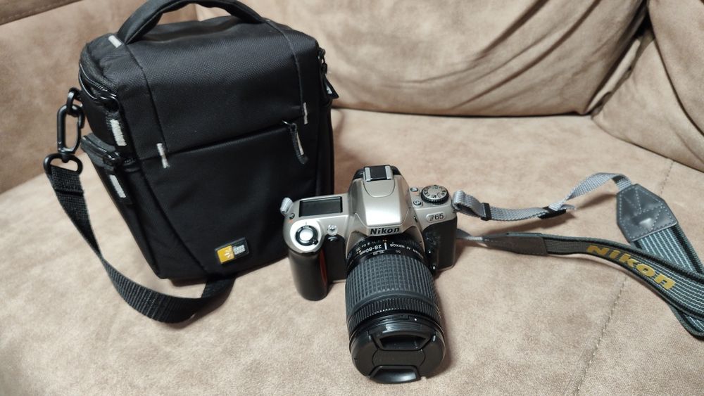 Лентов фотоапарат Nikon F65 с обектив 28-80/ 3.5-5.6 D