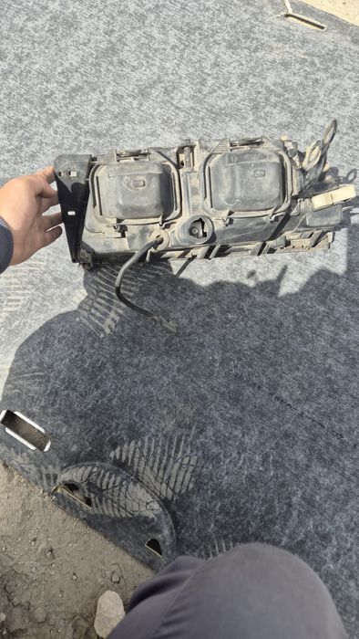 Десен Оригинален Фар за Алфа Ромео 167