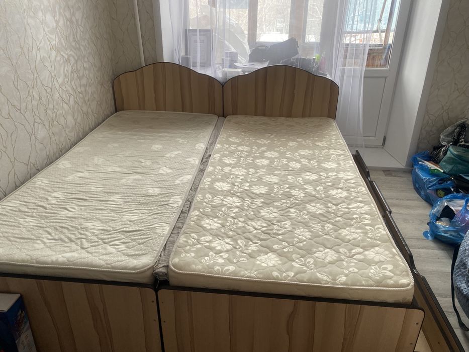 Продам кровати полуторки