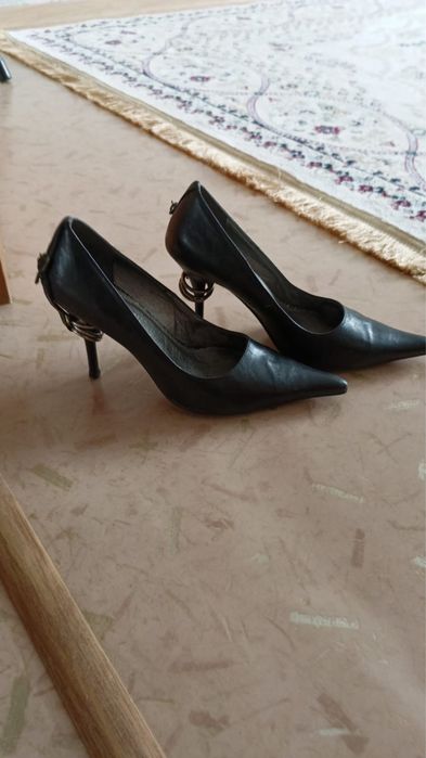 Продам туфли кожанные