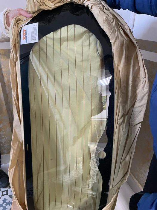 Новое заднее стекло Rav4 2014г