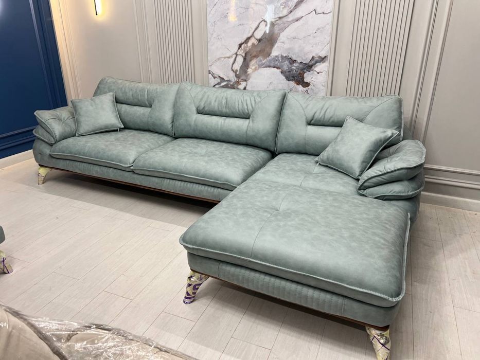 Мягкая мебель диван уголок  кресло журналный стол стеллаж зеркало стул