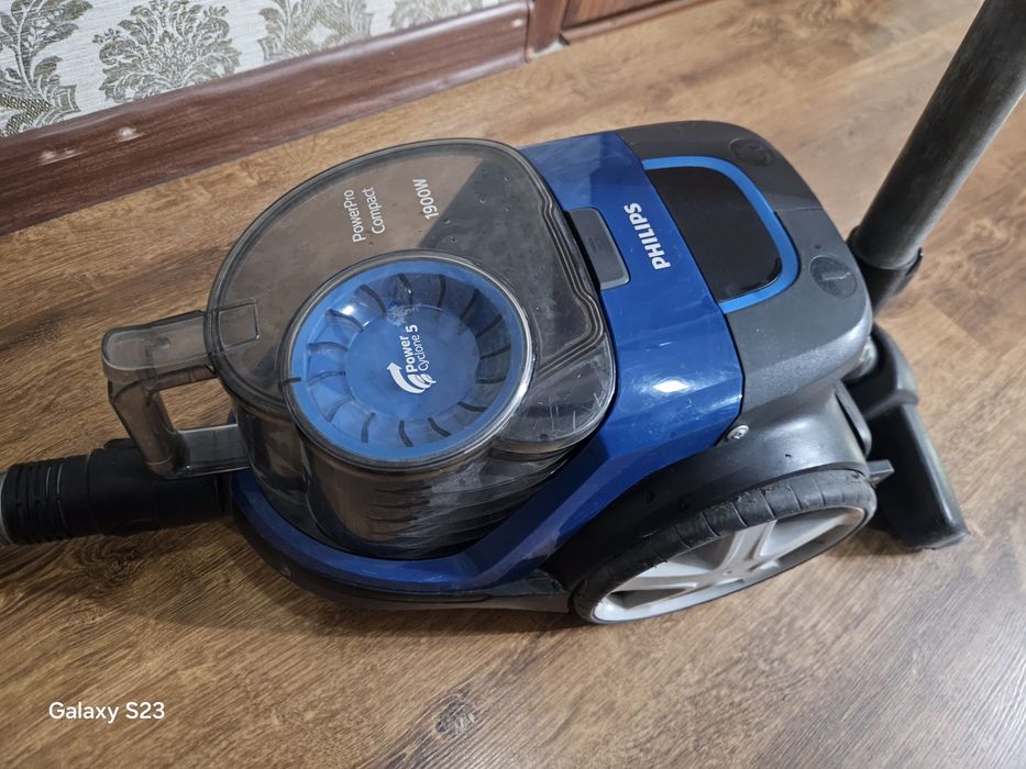 Пылесос PHILIPS FC9352