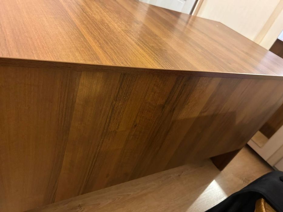 Продам письменный стол