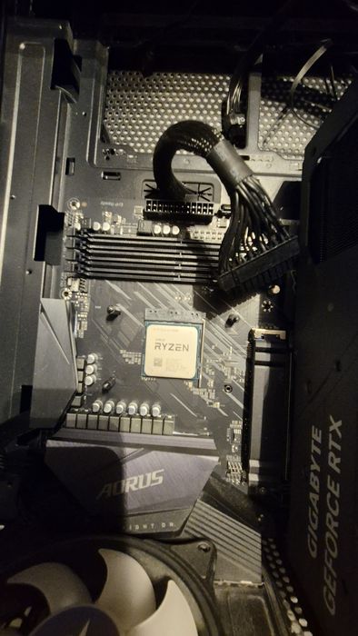 Vând Placă de Bază Gigabyte WIFI AM4