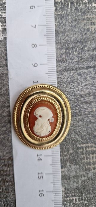 Brose vintage pentru esarfe