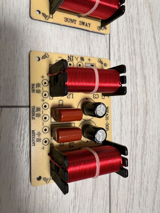 2 buc Filtre 3 cai, înalte , medii, joase bas, pereche.