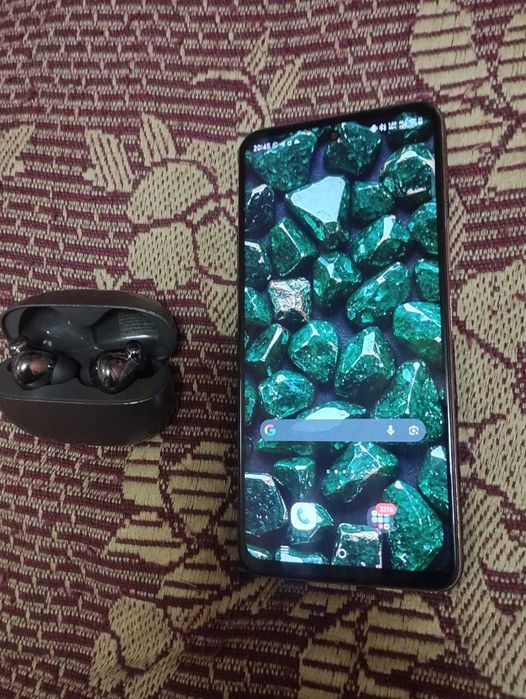 Телефон VIVO Y28, ОЗУ 8+8ГБ, общ. память 256Г. Наушники HONOR
