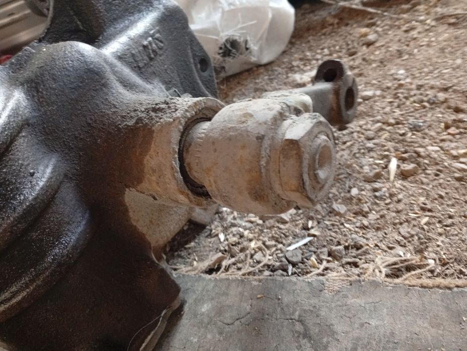 Продам рулевой калонка ГУР на Зил