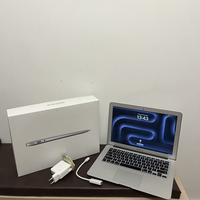 Macbook Air 13” 2017 i5