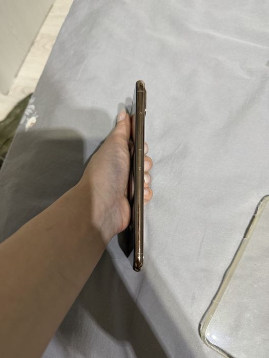 Продам свой iPhone XS Max