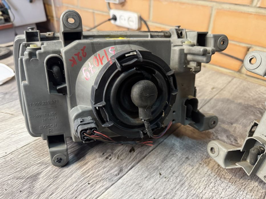 Фары на Опель Фронтера Б