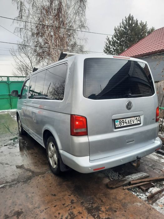 Volkswagen Caravela T5 rest