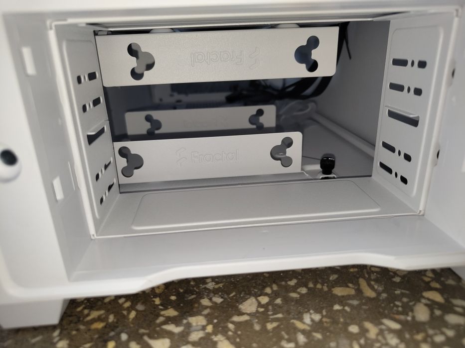 Carcasa Fractal  Sticla (Alb)
Plata cu cardul în ra