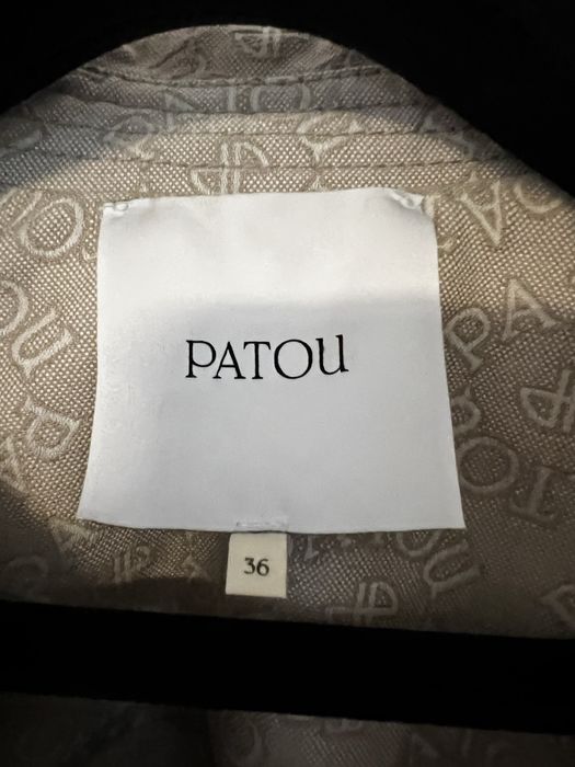 Pardesiu bej de ls Jean Patou nou