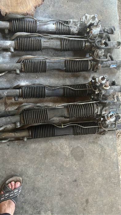 Продам на Ауди 100 рулевый рейки