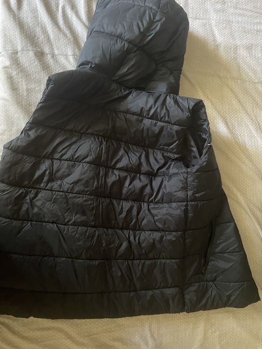 Есенно- зимен елек с качулка за дете