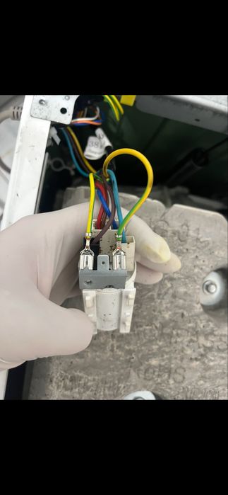 Reparati masini de spalat haine,vase ,uscatoare