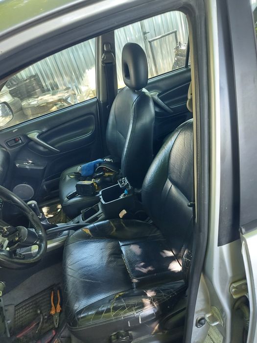 Toyota Rav4 2.0 D4D на части !!!