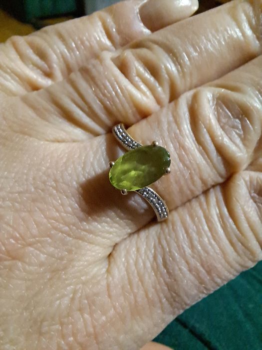 Inel aur 14 k cu peridot și diamante