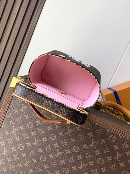 Geanta Louis Vuitton Nice (pentru machiaj)