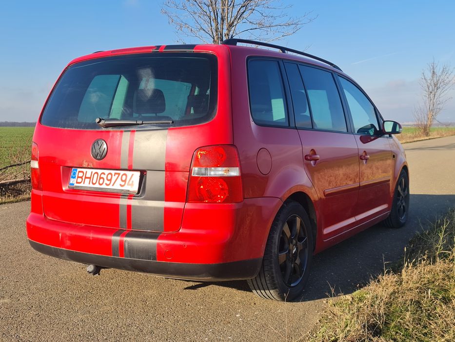 Volkswagen Touran  vând sau schimb cu moto! (Citeşte descrierea)