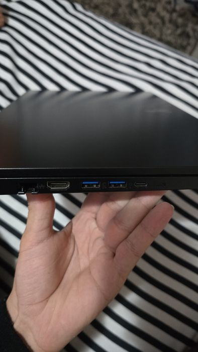 Laptop Gaming Acer Nitro V 15 - Ryzen 5 7535HS - RTX 3050 6GB - Stare