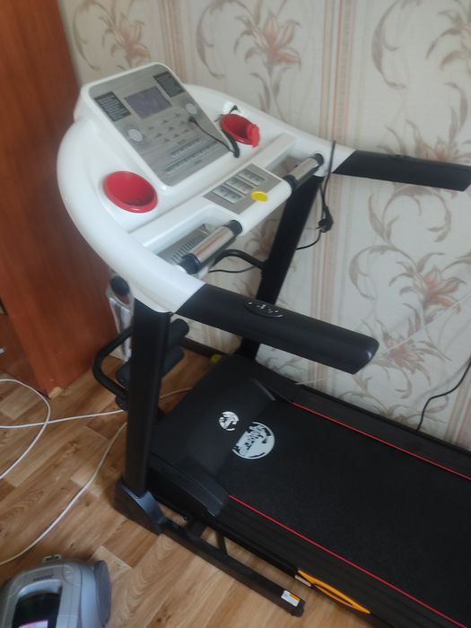 Беговая дорожка с вибротренажором.
